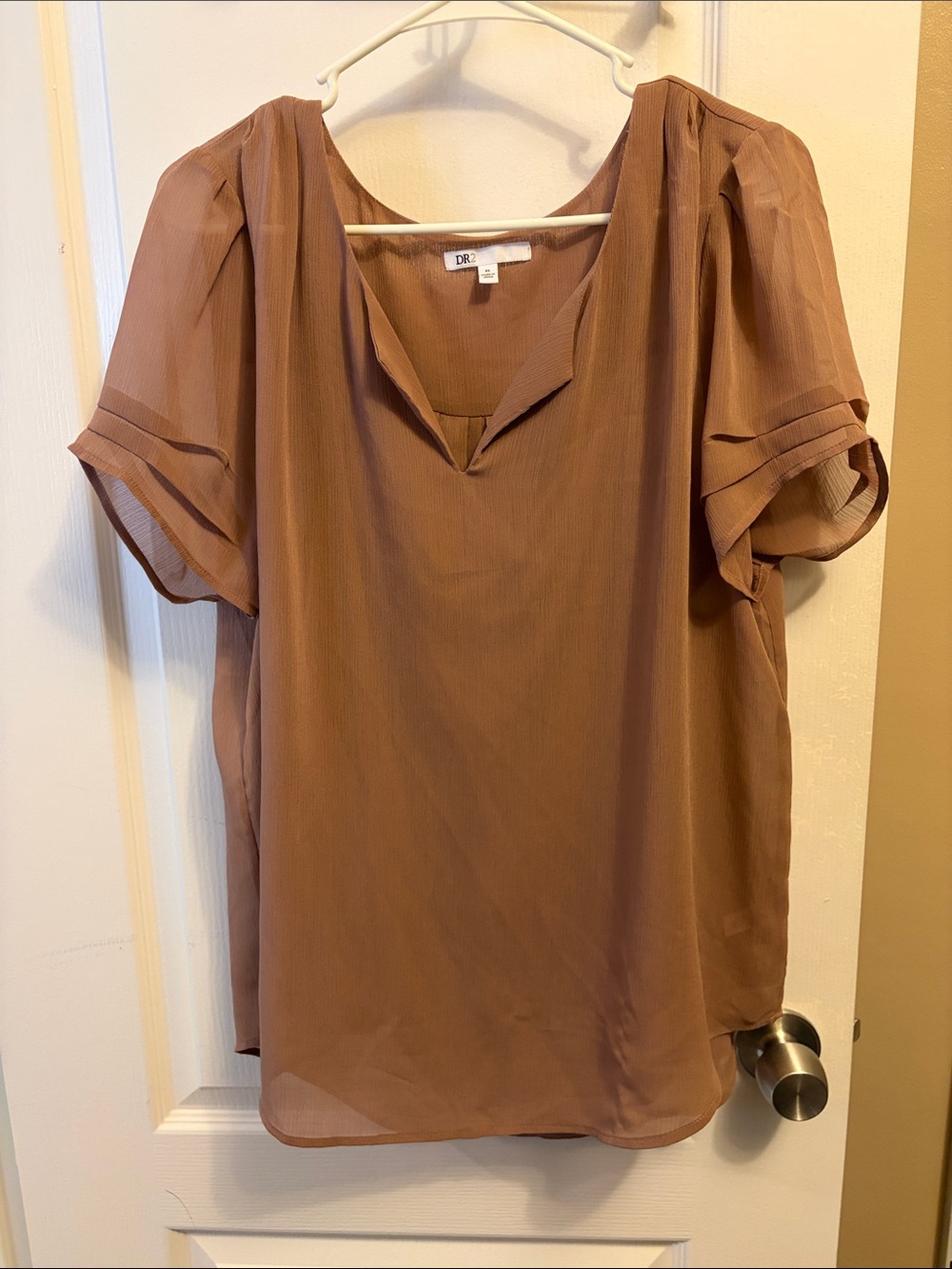 DR2 Women's Blush V-Neck Short Sleeve Blouse